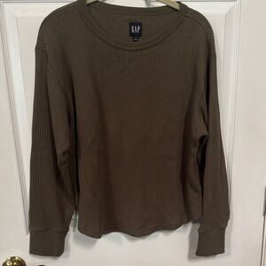 GAP women's Waffle Thermal Long Sleeve Shirt - Olive
